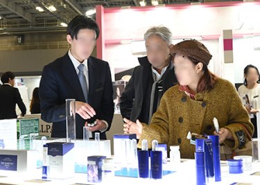 立ち商談　写真